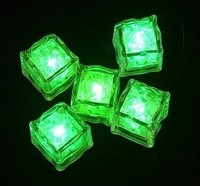 Bar Drink Dekoration Luminous Ice Mehrfarbiger LED Glow Ice Cube Wasser aktivierter Light-Up LED Ice Cube