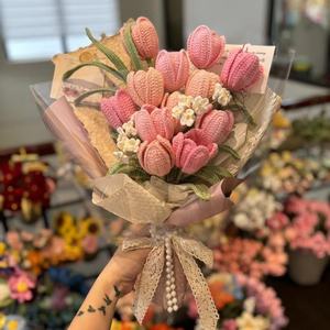 Vente en gros de roses en crochet en coton fleuri |   Fleurs tricotées à la main par des artisans pour la <span class=keywords><strong>Saint</strong></span>-<span class=keywords><strong>Valentin</strong></span>, la remise des diplômes - Romantique - Product Image 1