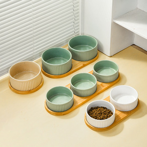 Produsen Grosir Putih Hijau Khaki Butir Vertikal Keramik Mangkuk Kucing Anjing dengan Bingkai Kayu - Product Image 2