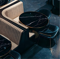 Ensemble de tables de restaurant en cuir personnalisées pour discothèque et bistro, en forme de croix, avec plateau en bois - Meubles commerciaux durables et écologiques