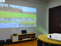 Résolution WUXGA 3000-3500 lumens de luminosité Haut-parleurs stéréo HIFI Garantie de 3 ans pour les entreprises et l'éducation Projecteur laser 3LCD