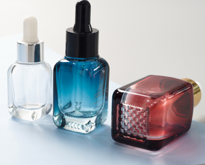 Bouteilles de parfum en verre personnalisées en gros, design carré à paroi épaisse avec pulvérisateur à fine brume pour la <span class=keywords><strong>parfumerie</strong></span> - Product Image 3