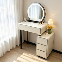 Coiffeuse de chambre style crème français pour petits espaces, moderne et minimaliste, avec plateau en verre, armoire et commode tout-en-un