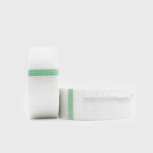 Ruban <span class=keywords><strong>de</strong></span> jointoiement en <span class=keywords><strong>fibre</strong></span> <span class=keywords><strong>de</strong></span> <span class=keywords><strong>verre</strong></span> <span class=keywords><strong>pour</strong></span> la réparation des murs et plafonds endommagés en plaques <span class=keywords><strong>de</strong></span> plâtre - Product Image 2