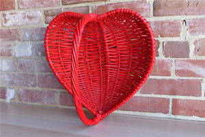 Panier de <span class=keywords><strong>rangement</strong></span> en forme de cœur, petit panier rouge OEM pour fleurs et fruits, benne à cadeaux en <span class=keywords><strong>osier</strong></span> tissé avec poignée, vente en gros, 10 pièces - Product Image 3
