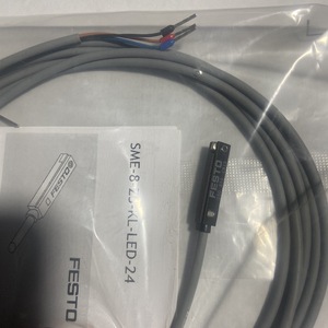 Interruptor Magnético Festo SME-8M-DS-24V-K de 2.5mm para Cilindro, con Terminal de Tornillo Sin Blindaje - Product Image 2