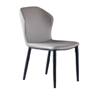 Silla de Comedor de Metal de Lujo Ligero y Sencillo, Moderna Italiana con Respaldo, Duradera y Ajustable, Roja, para Hotel - Product Image 1