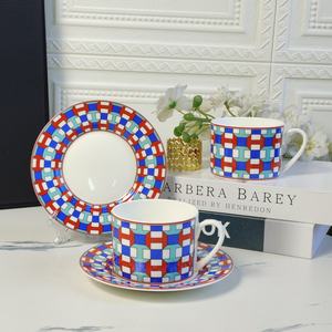 Juego de 2 Tazas y Platos de Porcelana Europea de Lujo para Café y Té, Gran Venta - Product Image 5