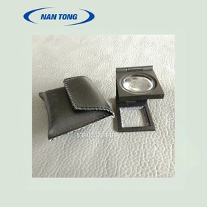 Loupe pliante Nantong 75 mm avec lentille acrylique et lumière LED pour salle d'impression - Product Image 3