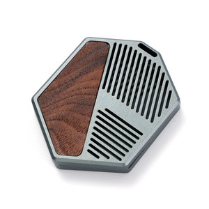 Ambientador de Coche Colgante de Aleación de Aluminio Hexagonal Premium, Logotipo Personalizado Disponible, Regalo de Lujo - Product Image 5