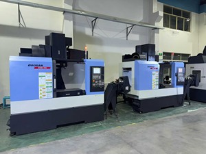 เครื่องจักรกลึงแนวตั้งความแม่นยำสูง DNM415 แบบ 3 แกน พร้อมระบบควบคุม Fanuc  24 หัวจับเปลี่ยนเครื่องมืออัตโนมัติ เหมาะสำหรับงานกลึงโลหะ - Product Image 4
