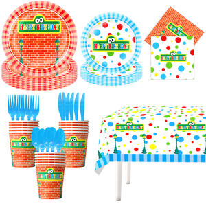 Articles de fête d'anniversaire sur <span class=keywords><strong>le</strong></span> thème de <span class=keywords><strong>la</strong></span> série télévisée Big Bird, comprenant des assiettes en papier, des gobelets, une nappe et une bannière pour les événements de célébration des enfants - Product Image 3