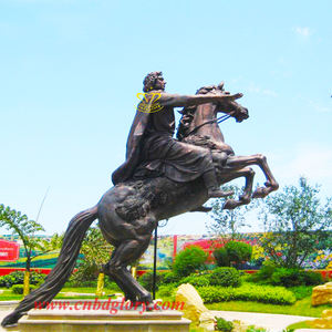 Sculpture <span class=keywords><strong>de</strong></span> <span class=keywords><strong>course</strong></span> <span class=keywords><strong>de</strong></span> <span class=keywords><strong>chevaux</strong></span> en bronze dans l'artisanat en métal Thème <span class=keywords><strong>de</strong></span> la mode sportive animale pour les décorations <span class=keywords><strong>de</strong></span> Noël Technique Casting - Product Image 2