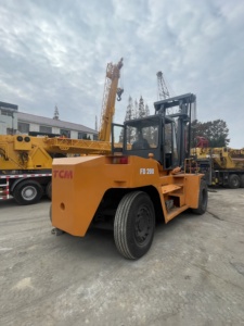 Used TCM FD200 Japan Diesel Counterbalance Forklift 20 Ton Restaurant Material Handling <b>Transport</b>-6 Months Warranty - Product Image 4