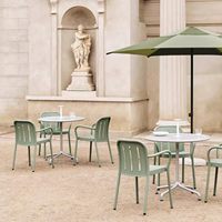 Ensemble de chaises de salle à manger d'extérieur en alliage d'aluminium durable de style nordique avec table carrée et table d'appoint ronde pour cour, jardin, balcon