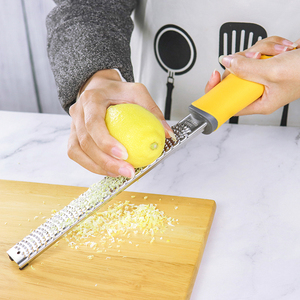 Chuyên Nghiệp Cầm Tay Mềm Xử Lý Thép Không Gỉ Nhà Bếp Pho Mát Cà Rốt Vắt Tay Chanh Zester Với Bảo Vệ Bìa - Product Image 4