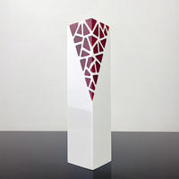Nouveau design 2025 – Trophée portable en résine rouge, ambre, bleu étoilé et blanc avec impression UV et gravure pour cadeaux promotionnels de salons professionnels – Bienvenue !
