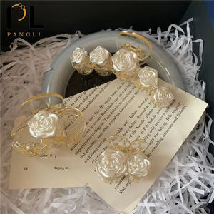 <span class=keywords><strong>PL</strong></span> nueva moda elegante Camelia flor coreana Simple transparente tiburón garra Clip mujeres lujo romántico accesorios para el cabello - Product Image 1