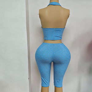 Elegante Completo Estivo a 3 Pezzi con Top Senza Maniche a Righe con Collo Halter e Pantaloni Capri in Cotone e Spandex Traspirante per Signore - Product Image 6