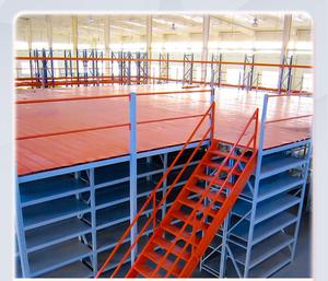 Système de rayonnage en acier à 5 niveaux, capacité de charge de 500 kg/m², étagères sans boulons, finition thermolaquée, accès par escalier pour entrepôt - Product Image 4