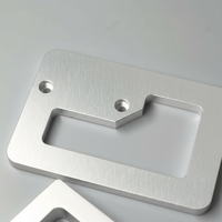 Support en aluminium usiné CNC de haute précision, service personnalisé avec trous taraudés pour armoires et pièces de machines