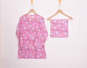 Ensembles de pyjama en coton très demandés, style vintage, satiné, longueur genou, boutonnés, imprimés à la main, écologiques, pour l'été et le printemps - Product Image 2