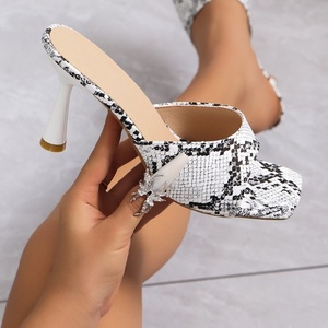 Sandalias de Verano para Mujer, Estilo Europeo Americano, Tacón Alto Cuadrado, Diseño de Parches de Color, Abiertas y Transpirables - Product Image 2