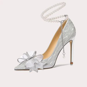 OEM/ODM büyük boy gümüş kadın kayma-on nedime düğün topuklu sivri içi boş sandalet rahat - Product Image 1