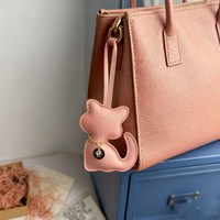 Porte-clés en cuir PU mignon en forme de chat de dessin animé avec chaîne métallique, breloques adorables pour sacs et accessoires féminins