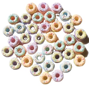 100 pièces/sac jaune rouge marron bleu pêche violet <span class=keywords><strong>beignet</strong></span> résine breloques pour Slime Mobile étui porte-clés bricolage artisanat décoration - Product Image 1