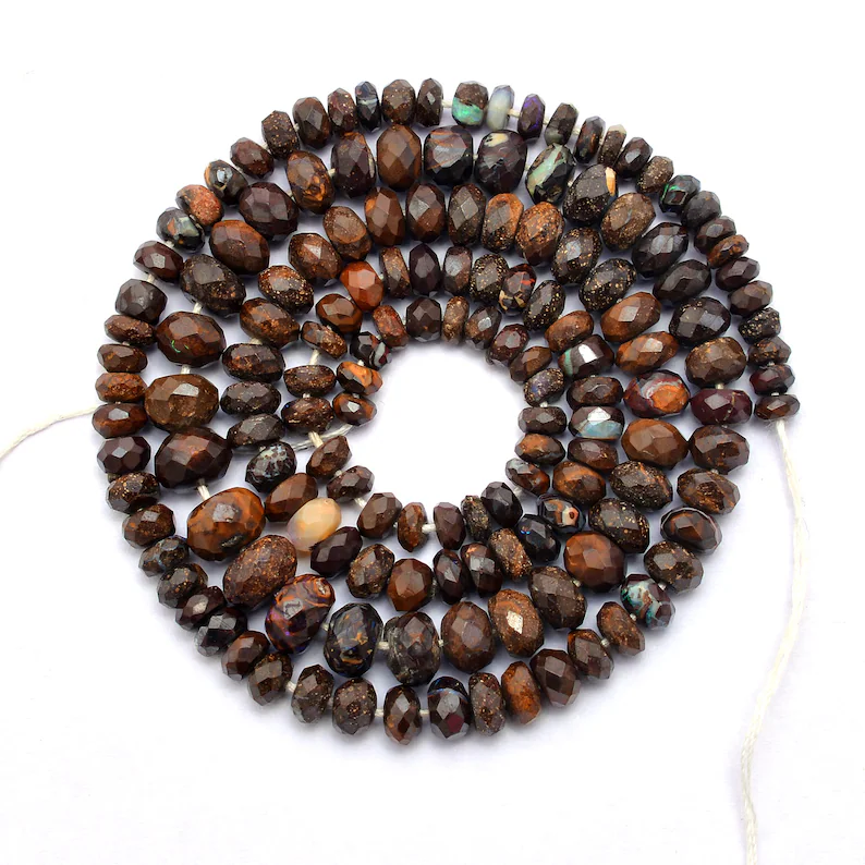 สีน้ำตาล