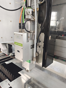เครื่องตัดไฟเบอร์เลเซอร์ 3015 <span class=keywords><strong>Pro</strong></span> รุ่นประหยัด ระดับเริ่มต้น 1.5KW 3KW ความแม่นยำสูง สำหรับแผ่นโลหะ ผลิตในจีน - Product Image 6