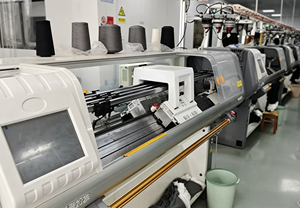 Cárdigan de punto bouclé casual para hombre, corte relajado, cuello en V, suéter texturizado, suave y cálido, para uso diario en primavera y otoño, se acepta ODM - Product Image 5