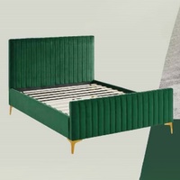 Chambre à coucher principale moderne et minimaliste Lit king size rembourré de luxe en tissu italien Cadre de lit nordique en métal Queen