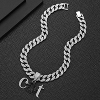 Collier tendance avec pendentif lettre chat argenté et chaîne cubaine en strass pour homme, style hip-hop streetwear et cadeau pour les amoureux des animaux