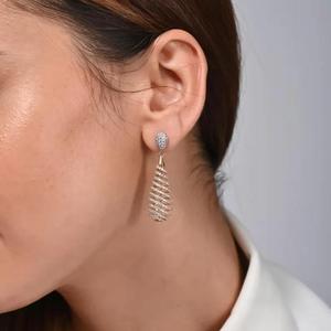 Boucles d'oreilles clous en diamant de laboratoire rond 2 carats, plaqué or 14 carats, motif floral celtique, élégantes, pour mariée, mariage, bijoux fins, cadeau pour elle - Product Image 4