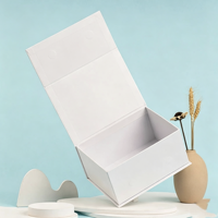 Boîte cadeau personnalisée de luxe en carton blanc imperméable avec couvercle fermé pour vêtements, emballage cadeau élégant et écologique