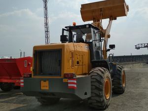 รถตักล้อยางควบคุมด้วยจอยสติ๊ก รุ่น Heavy 6T CDM863N พร้อมถังขนาด 5.6 ลูกบาศก์เมตร - Product Image 3