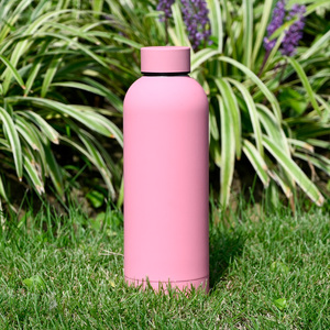 Flacon à vide en acier inoxydable de peinture en caoutchouc doux au toucher de 500ml avec logo personnalisé bouteille d'eau isolée pour le sport - Product Image 1