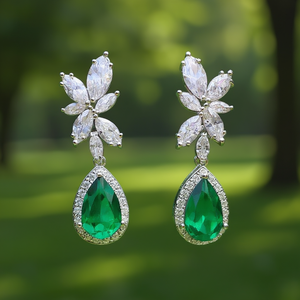 Pendientes colgantes de flores chapados en plata con circonita verde y cristal en forma de lágrima para mujer, estilo romántico de boda - Product Image 2