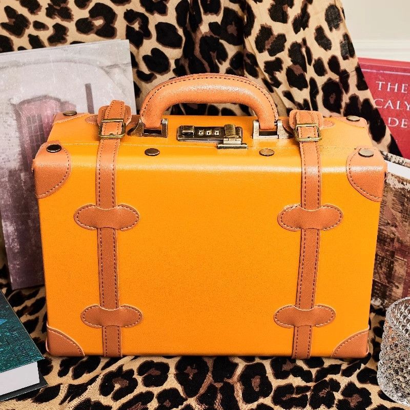 Amarillo dorado marrón