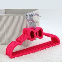 AINARE Cintres en velours pour enfants avec nœud mignon, antidérapants, floqués, pour vêtements de bébé, gain de place, cintres pour manteaux et pantalons d'enfants avec crochet