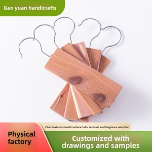 Planche en bois de cèdre rouge sur mesure, réutilisable, de forme rectangulaire, décoration d'intérieur avec crochet - Product Image 2