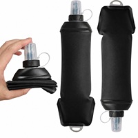 Gourde souple pliable en TPU avec valve de boisson en silicone, bouchon anti-poussière et boucle de suspension, sans BPA ni PVC, idéale pour la course à pied
