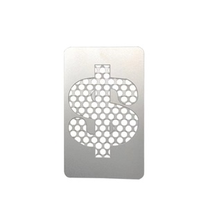 เครื่องบดสมุนไพรสีเงินแบบพกพา ขนาดเท่าบัตรเครดิต ทำจากโลหะ - Product Image 3