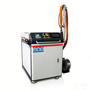 Máquina de Soldadura Láser de 1500 W, 2000 W, 3000 W con Enfriamiento por Agua, <span class=keywords><strong>Soldador</strong></span> Láser 4 en 1 para Metal, <span class=keywords><strong>Pistola</strong></span> Manual para Metal - Product Image 5