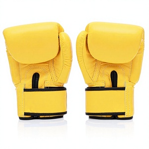 Gants de boxe Muay Thai Fairtex personnalisés en cuir de vache véritable jaune, respirants, légers, avec fermeture auto-agrippante et évacuation de l'humidité - Product Image 3