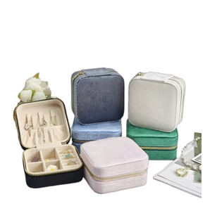 Estuche de Viaje de Terciopelo Personalizado al por Mayor para Joyas, Caja Portátil Elegante para Guardar Anillos, Pendientes y Collares - Product Image 1