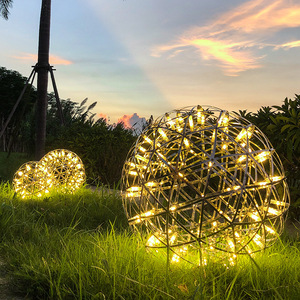 โคมไฟระย้า LED สำหรับสวนกลางแจ้ง กันน้ำ ทำจากสแตนเลสทรงกลม เหมาะสำหรับตกแต่งสนามหญ้า วิลล่า และลานบ้าน - Product Image 5