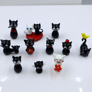 Nhà Máy Giá Collectible tay thổi Murano lampwork thu nhỏ thủy tinh nhỏ thủ công màu đen trắng Valentine mèo bức tượng nhỏ bán buôn - Product Image 1